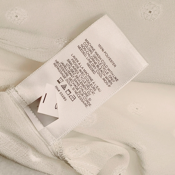 Express Petite Dot Tie Neck Blouse - Picture 6 of 6